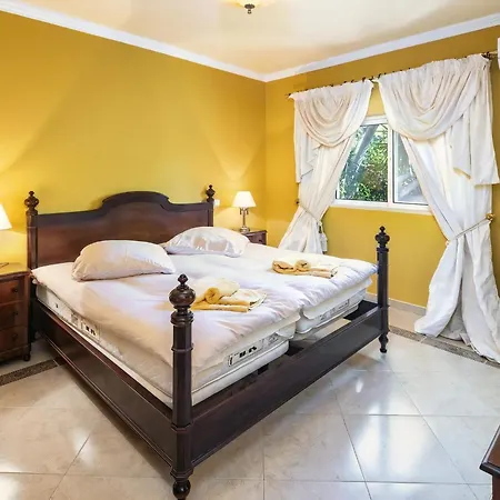Villa Vale De Lapa, Amazing Sea Views, Heated Swimming Pool, Jacuzzi, Ac - Stunning House *