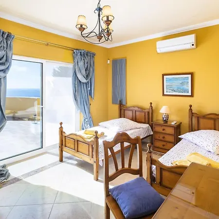 Villa Vale De Lapa, Amazing Sea Views, Heated Swimming Pool, Jacuzzi Carvoeiro (Lagoa)